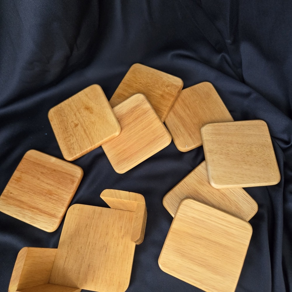 Dolphin Genuine Beechwood Wooden Holder and 8 Coasters Condensation Catch Rings - Picture 5 of 11